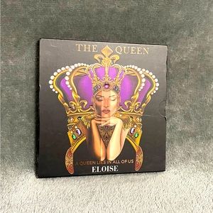 The queen eyeshadow palette